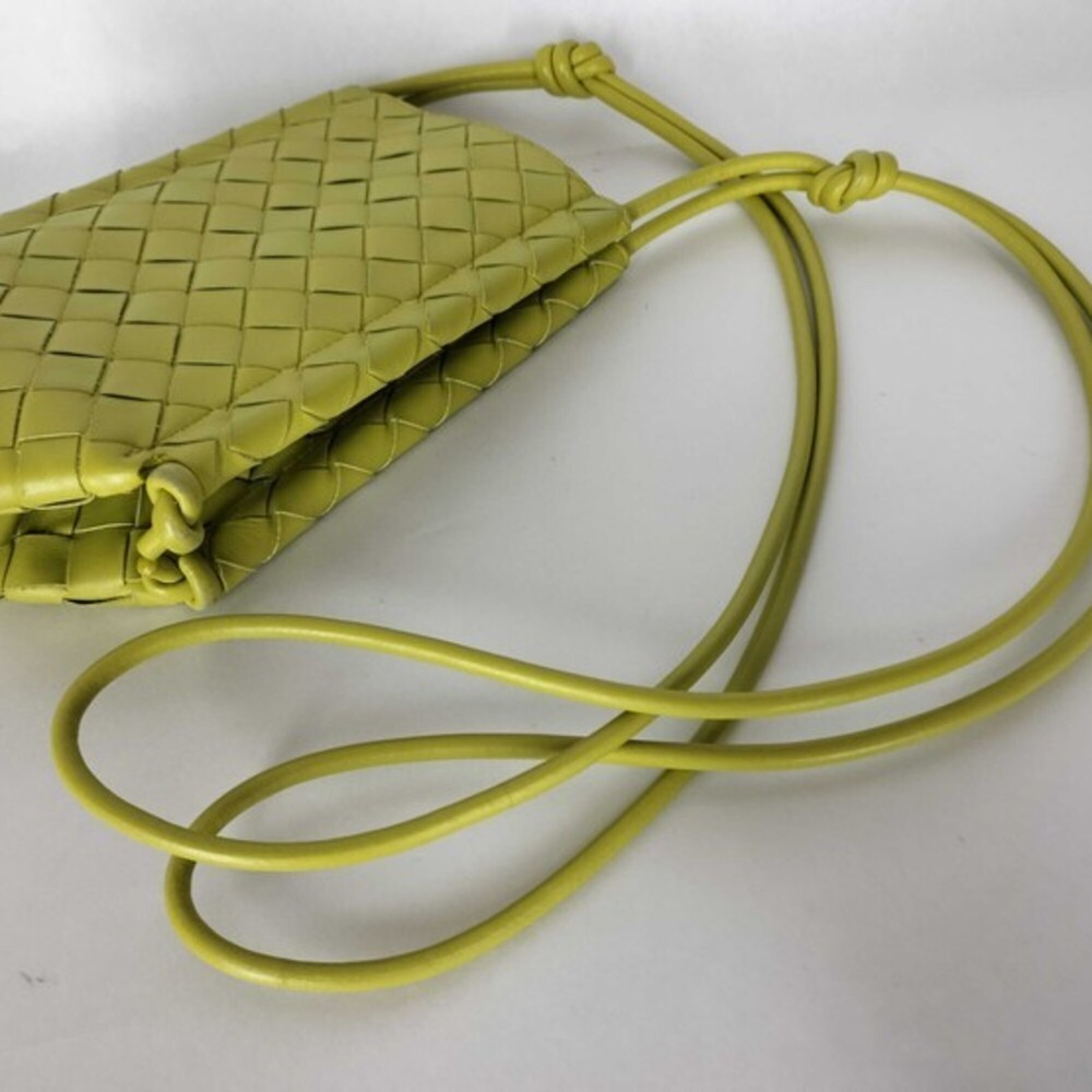 BOTTEGA VENETA Yellow Lambskin Leather Intrecciato Shoulder Bag - Picture 3 of 10